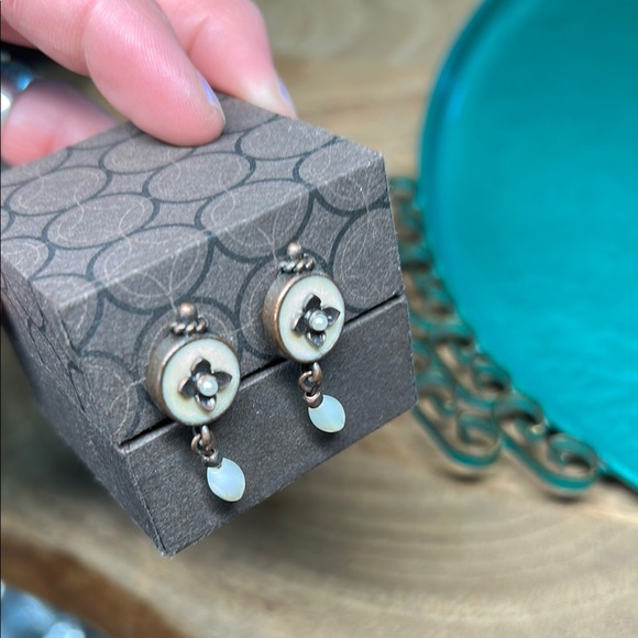 Elegant White and Bronze Dangle Earrings - Picture 8 of 13